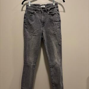 Good American Good Waist Crop Raw Hem Jeans GWCRH419T